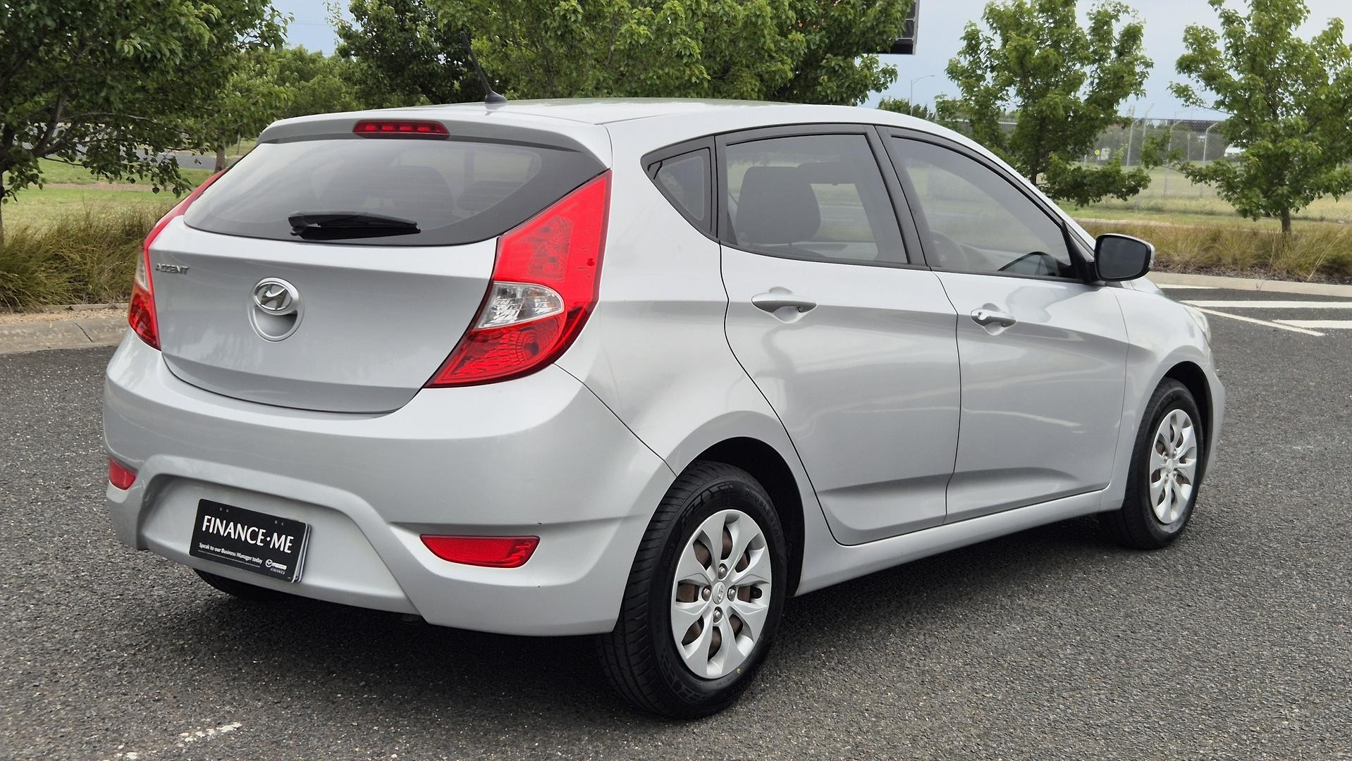 Hyundai Accent image 4