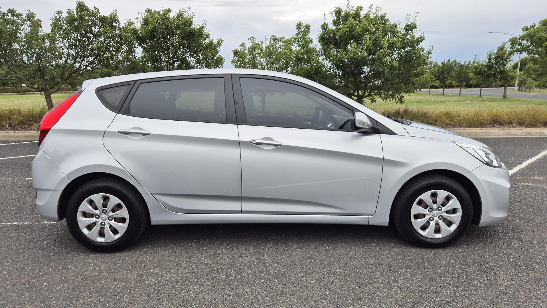 Hyundai Accent image 3