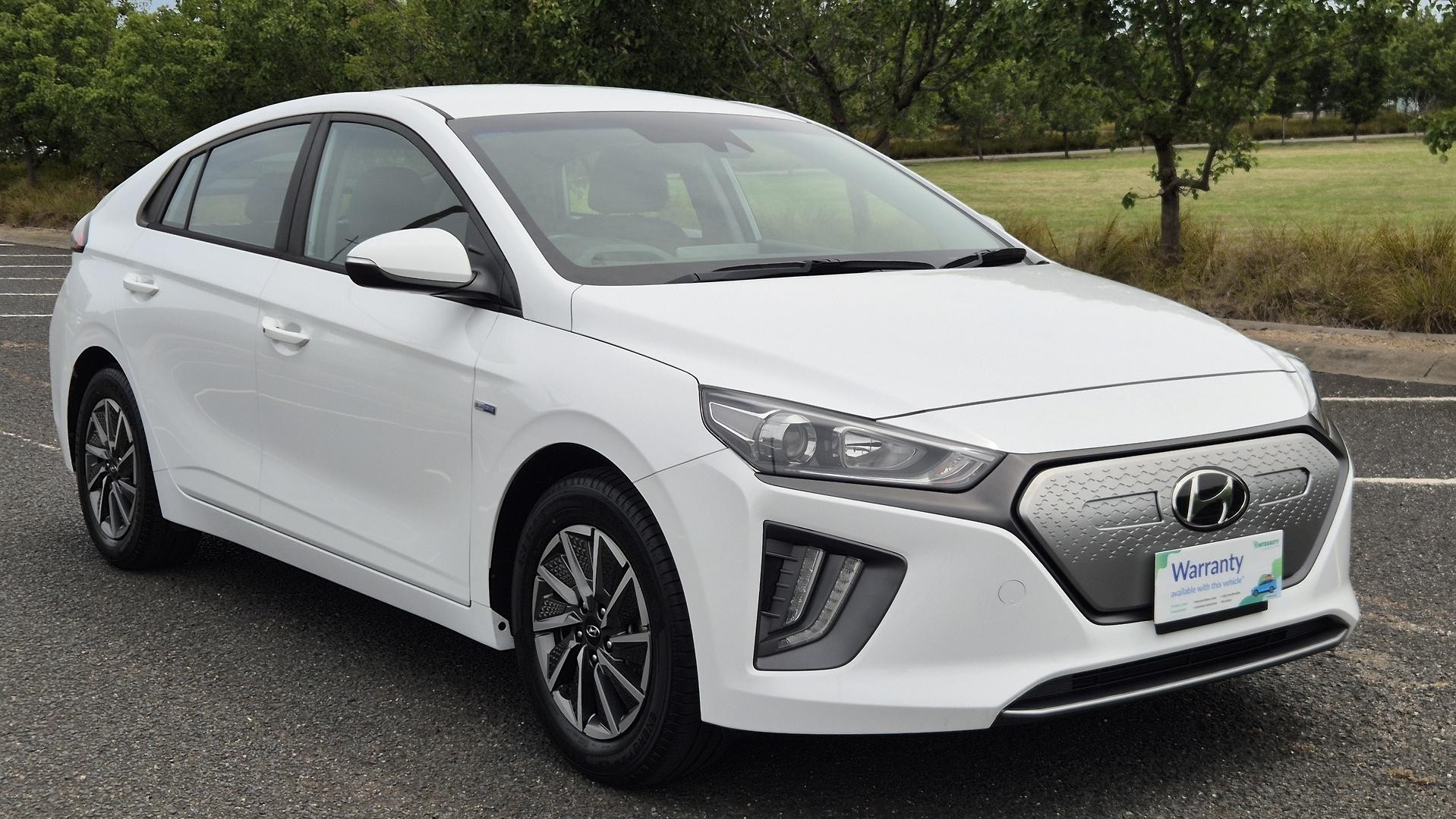 Hyundai Ioniq image 2