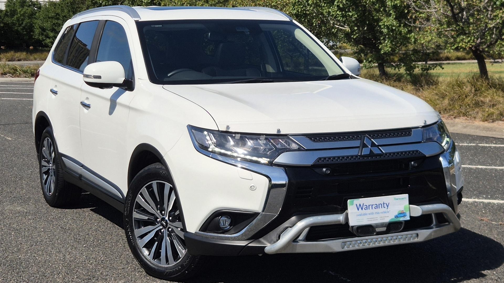 Mitsubishi Outlander image 1