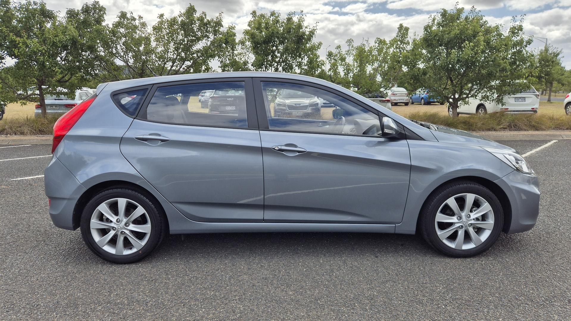 Hyundai Accent image 3