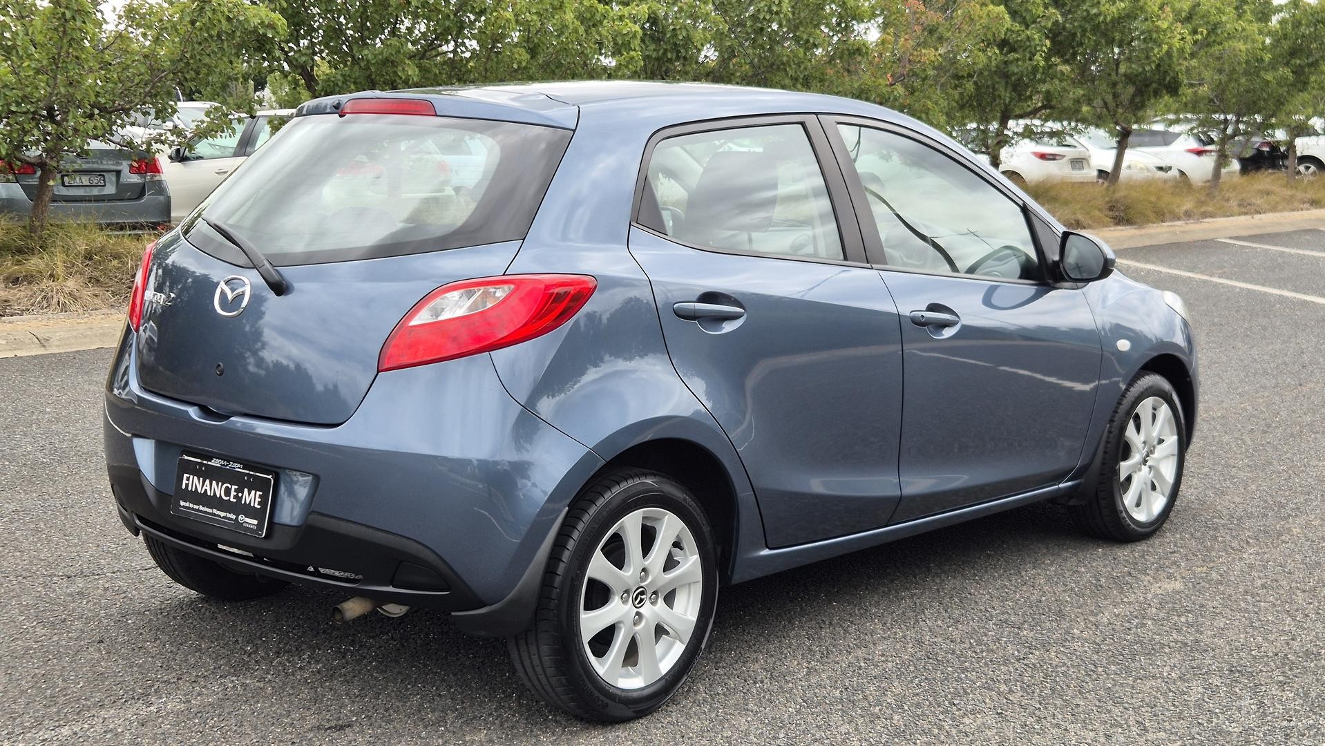 Mazda 2 image 4