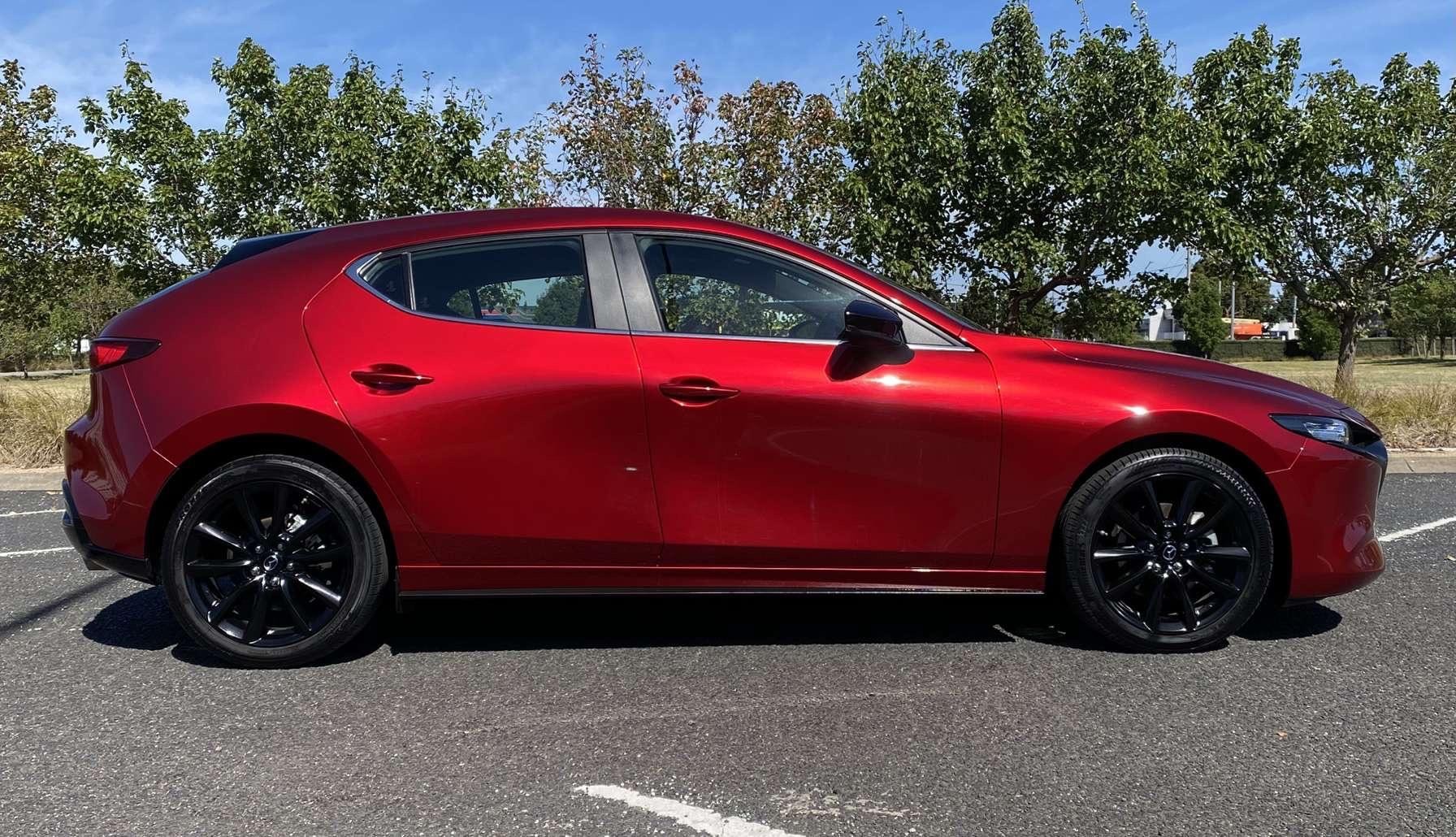 Mazda 3 image 2