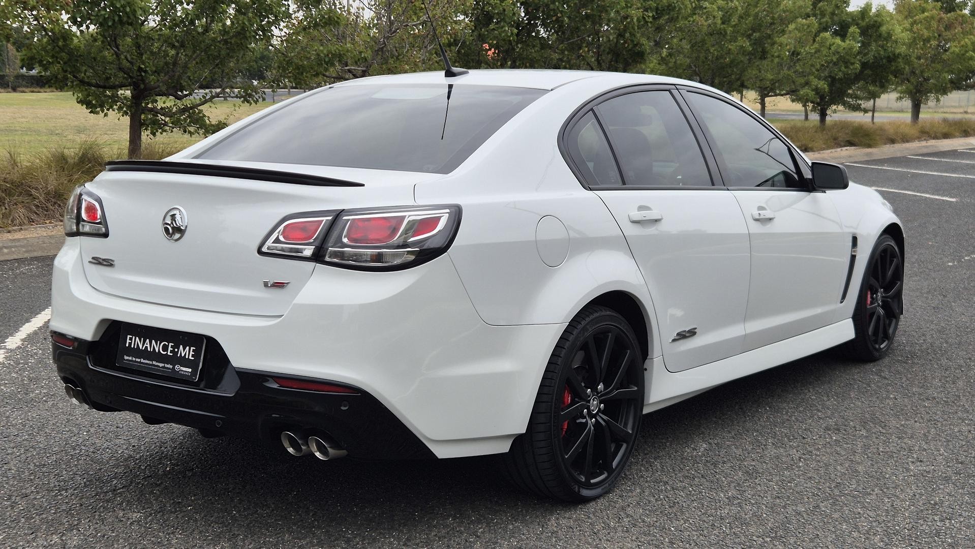 Holden Commodore image 4