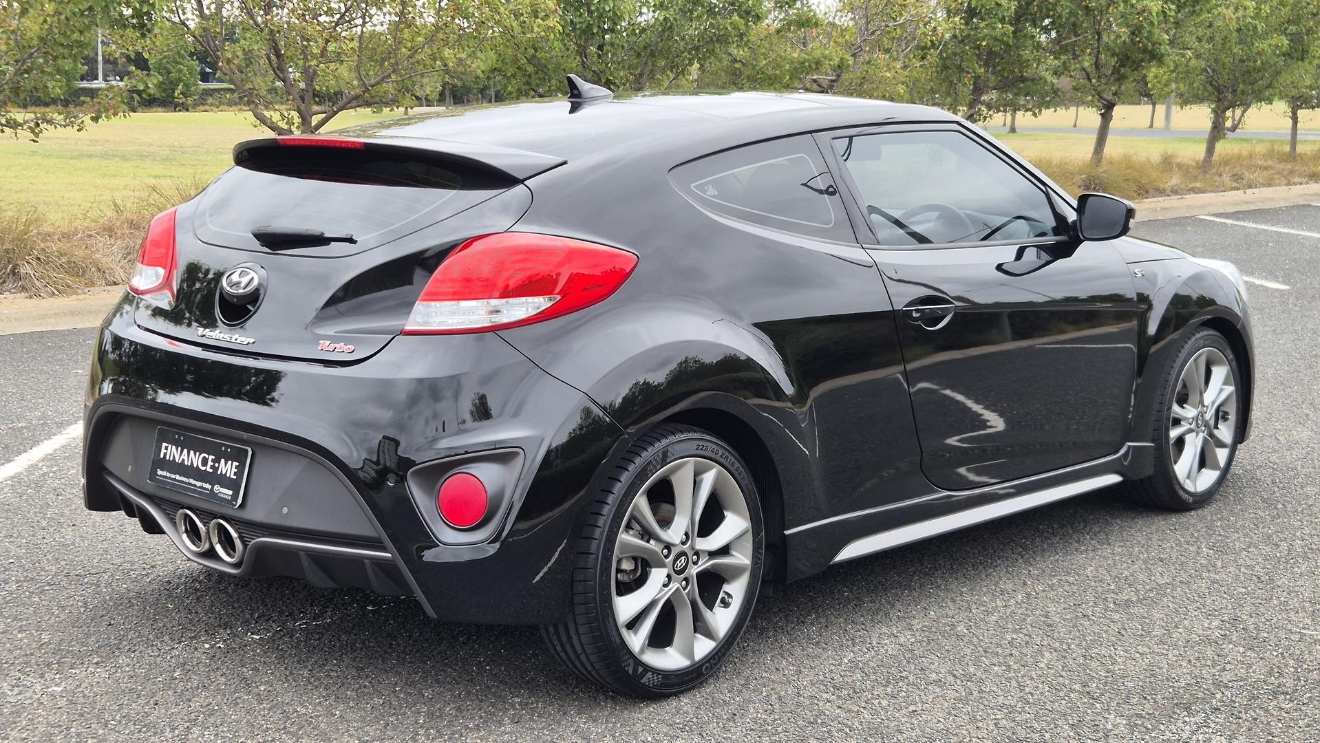 Hyundai Veloster image 4