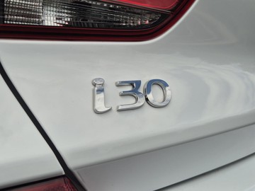 https://dvg-vehicle-assets.s3.amazonaws.com/W012833/2c1f567jy2a05iqsvgapyl9aw.jpg