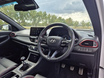 https://dvg-vehicle-assets.s3.amazonaws.com/W012833/auon1qz5hyk35m527qr9fo8ef.jpg