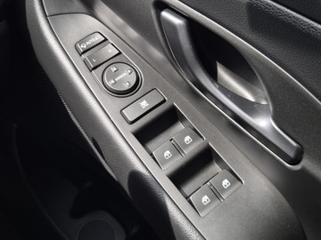 https://dvg-vehicle-assets.s3.amazonaws.com/W012833/axms3tixivr8p5a2d1q2mvazd.jpg