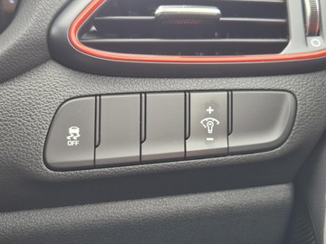 https://dvg-vehicle-assets.s3.amazonaws.com/W012833/b9r83bjr2odggd5y0i69i9899.jpg