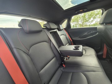 https://dvg-vehicle-assets.s3.amazonaws.com/W012833/ce57p15mqihtvzlueyynydn2d.jpg