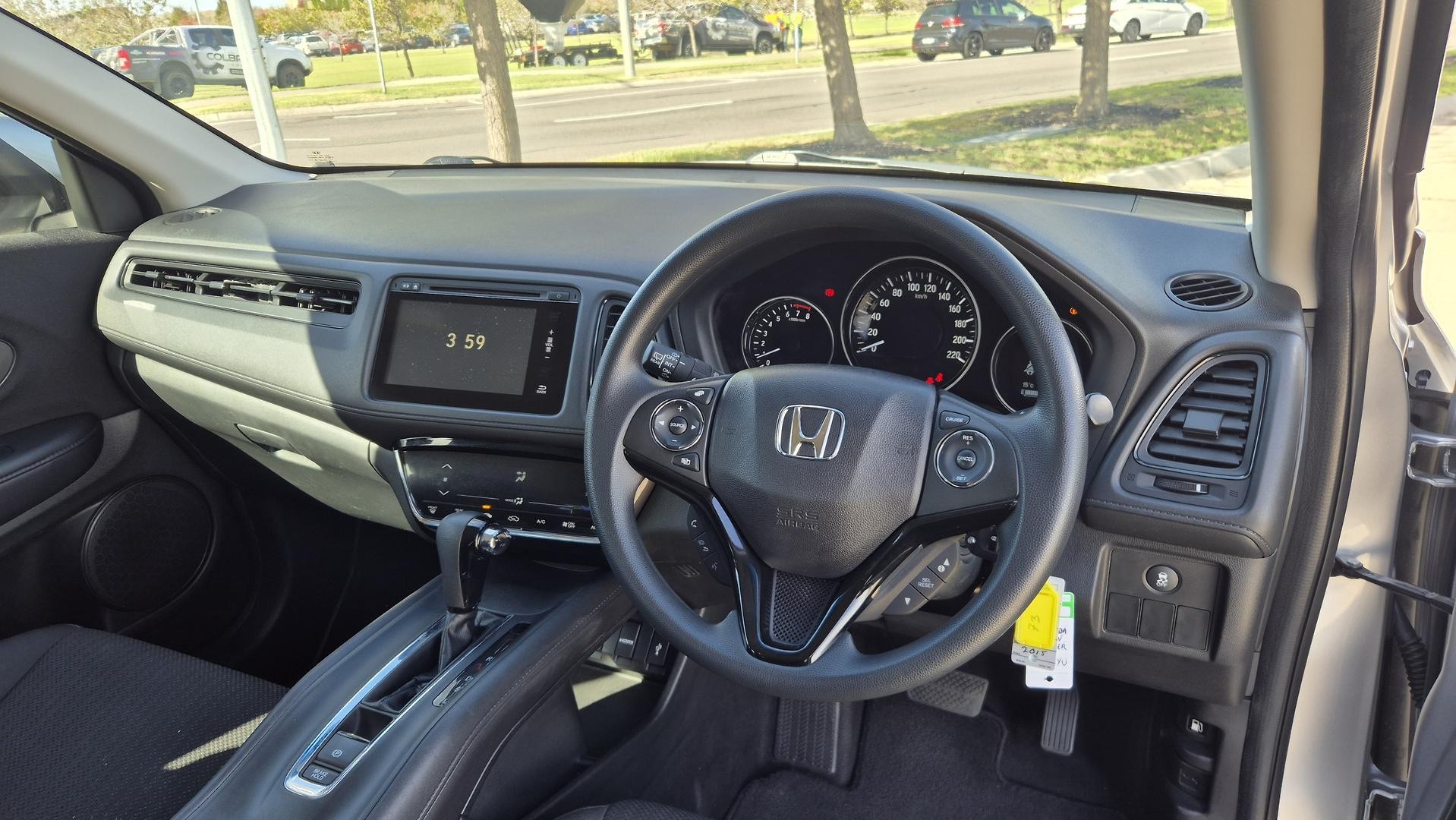 Honda Hr-v image 2