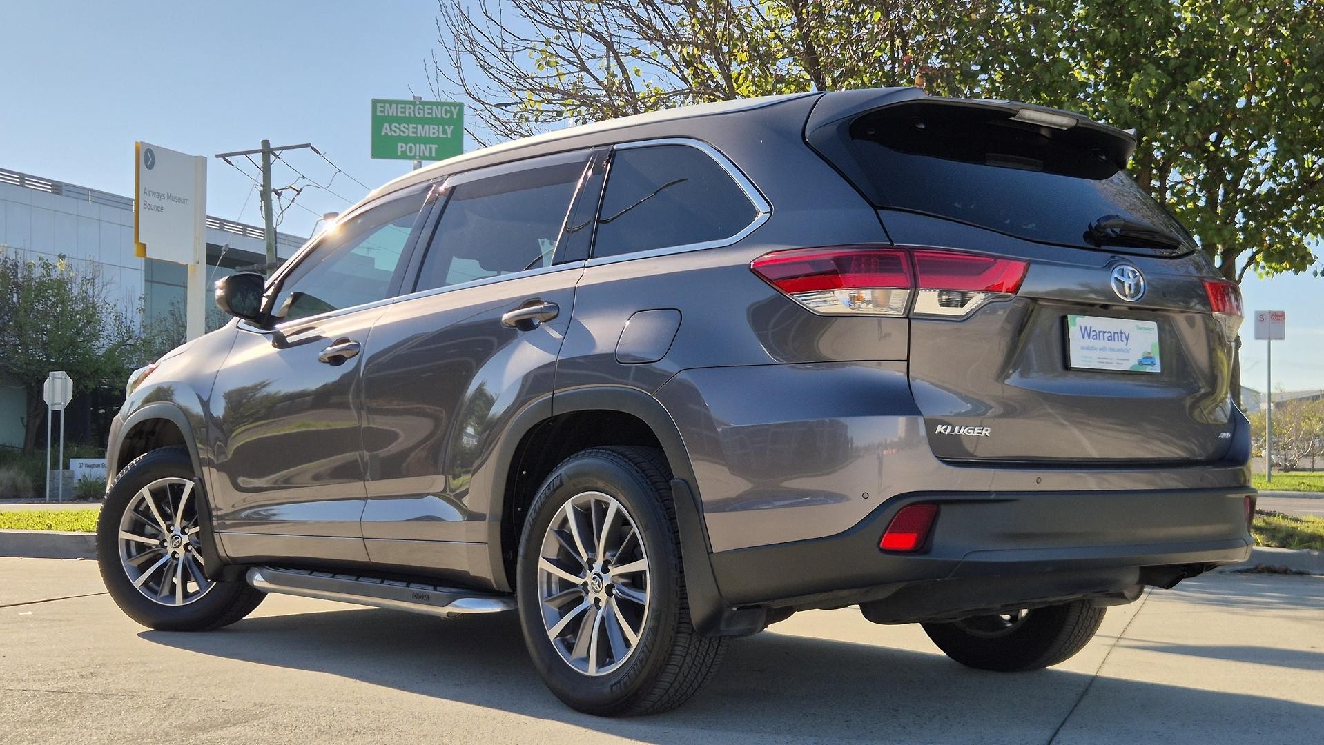 Toyota Kluger image 3