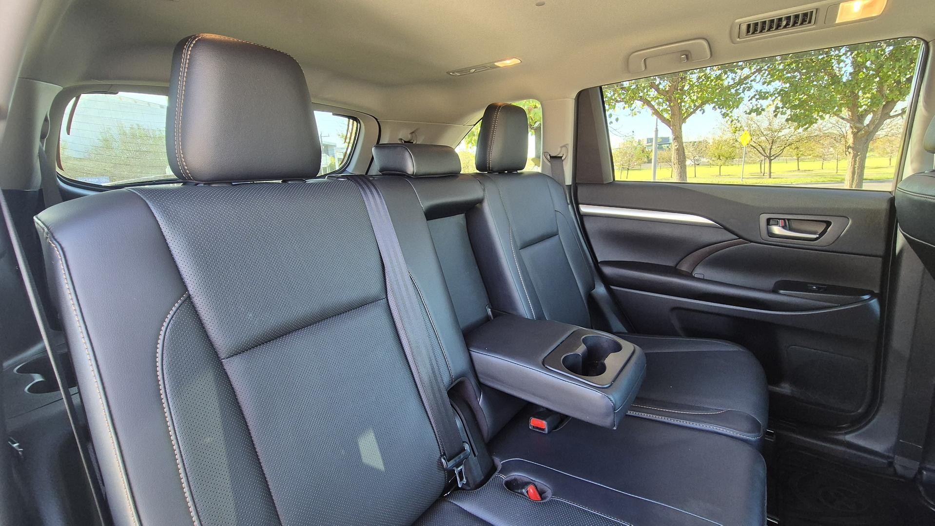 Toyota Kluger image 4