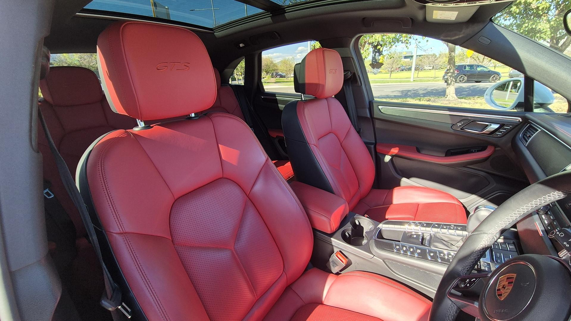 Porsche Macan image 4
