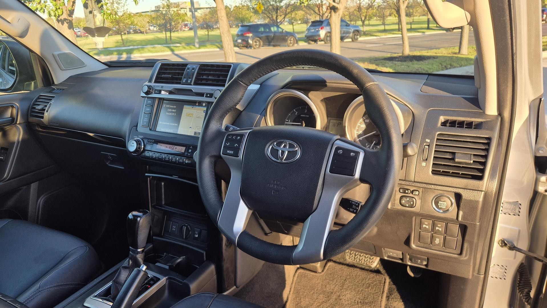 Toyota Landcruiser Prado image 2