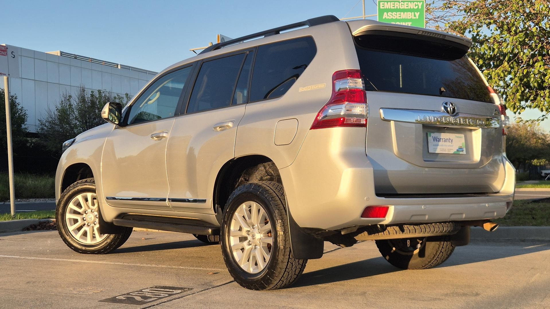 Toyota Landcruiser Prado image 4