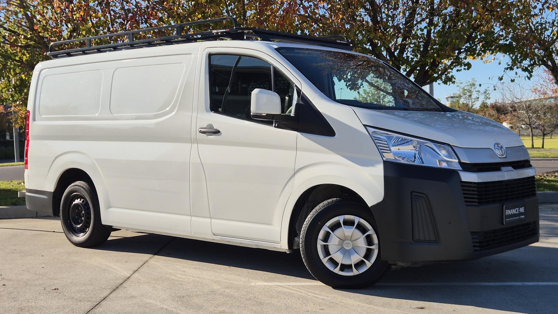 Toyota Hiace image 1