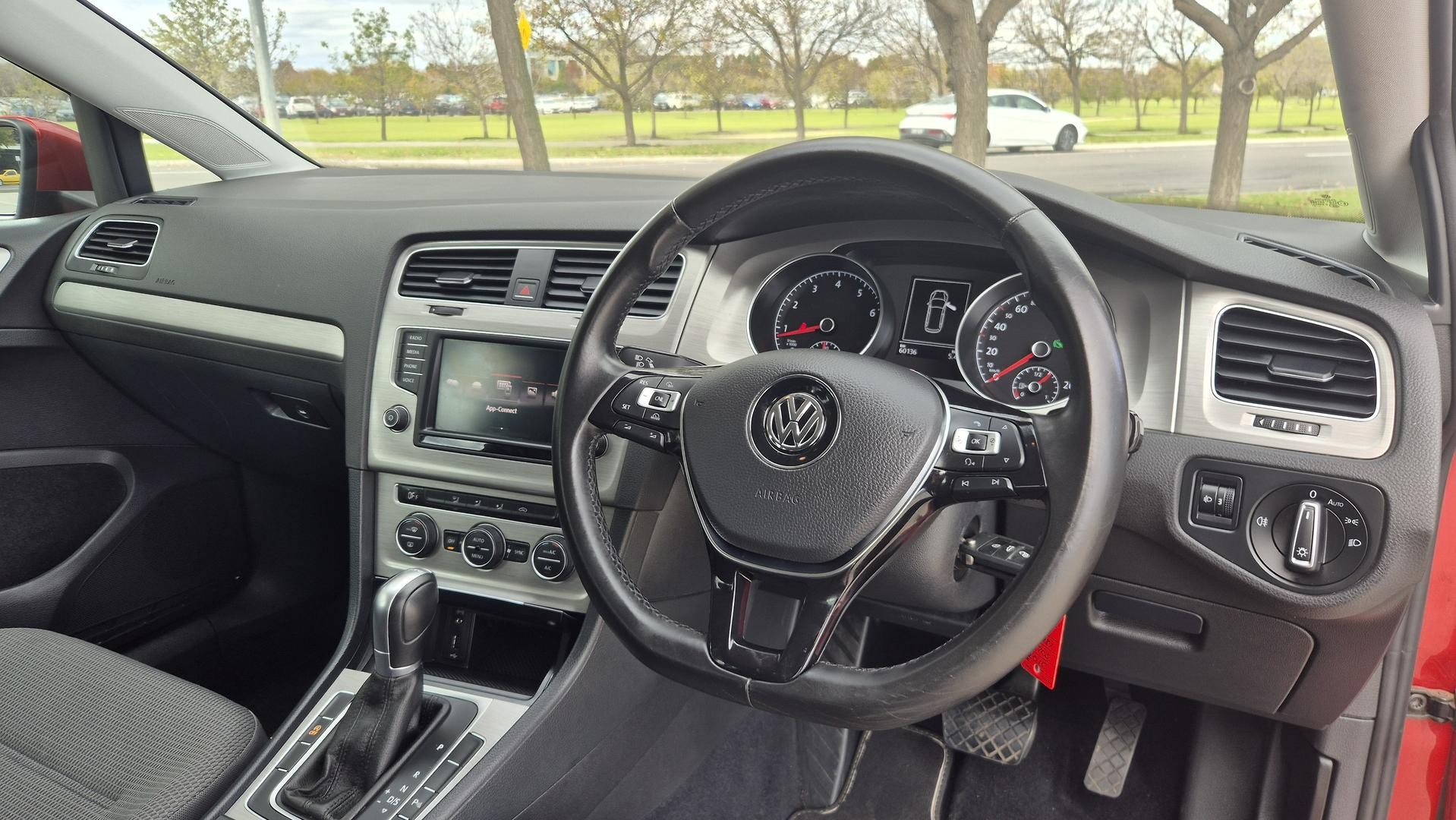 Volkswagen Golf image 2