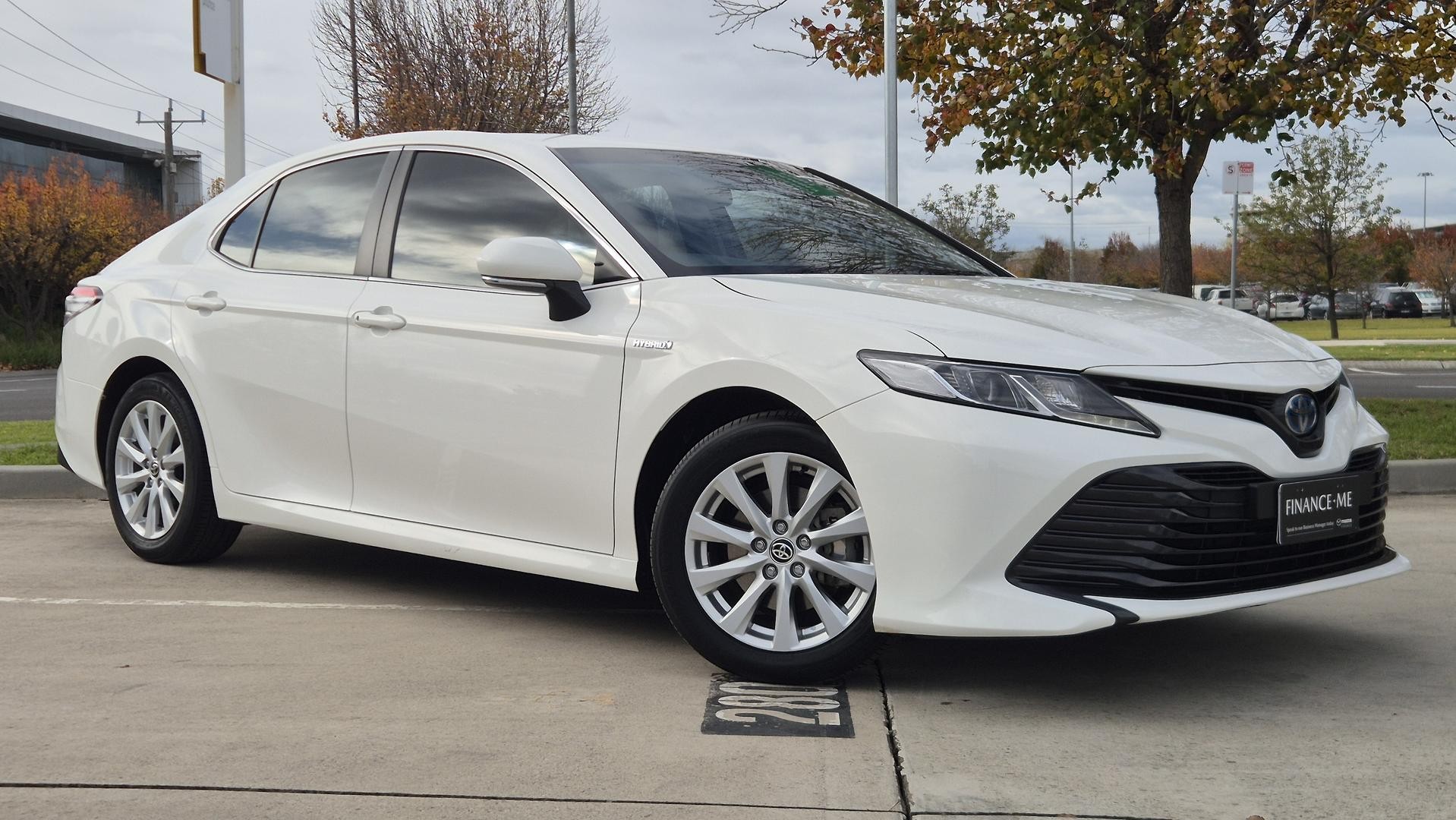 Toyota Camry image 1