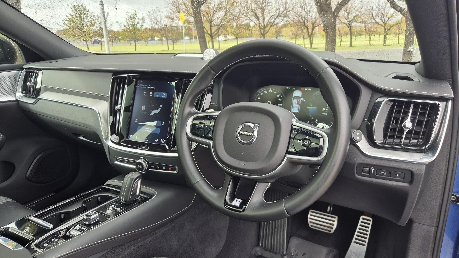Volvo V60 image 2