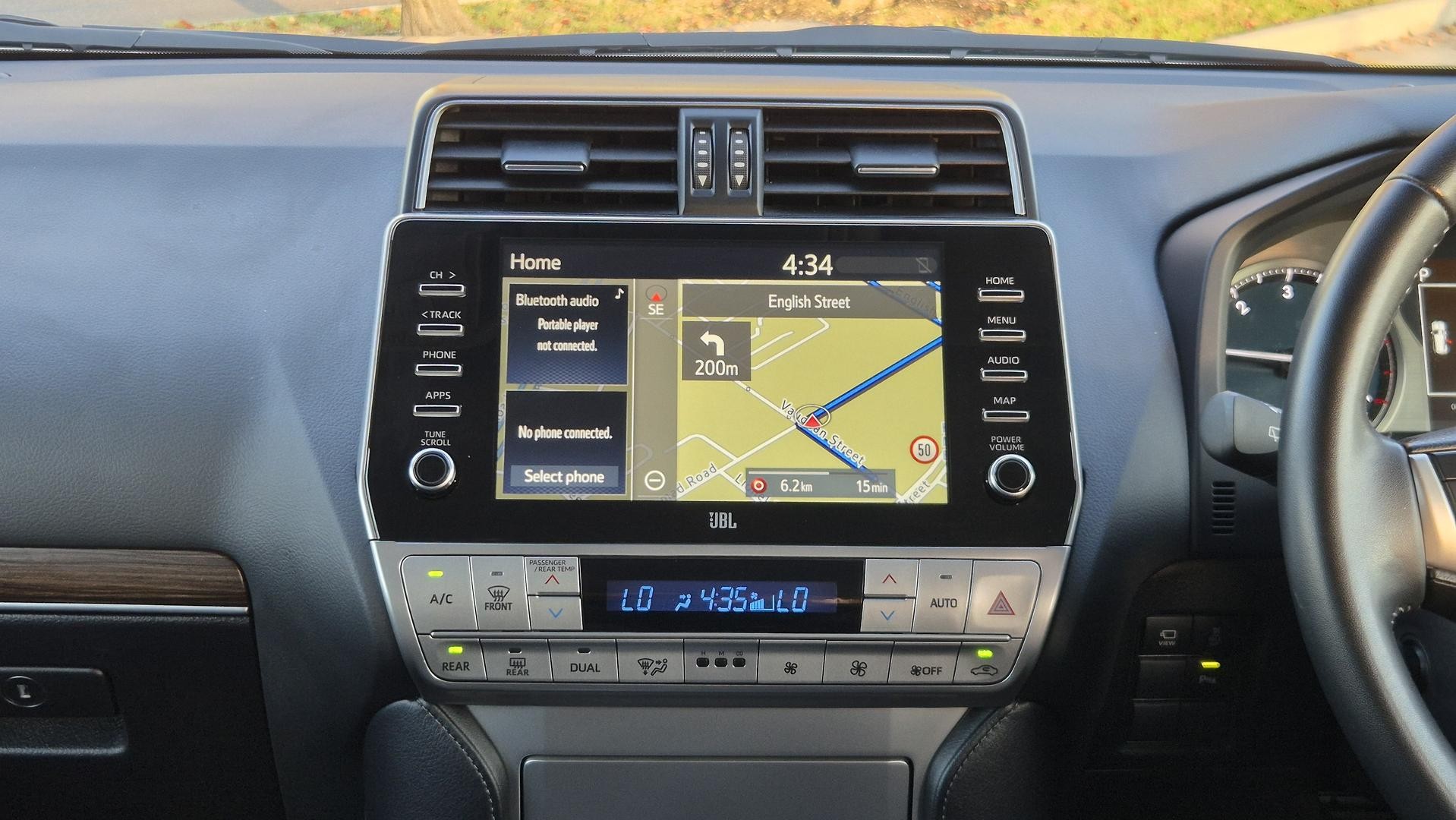 Toyota Landcruiser Prado image 3