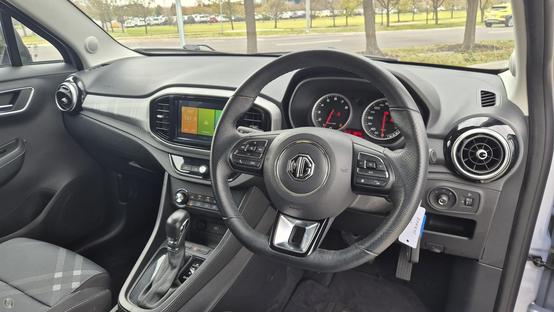 MG Mg3 image 2
