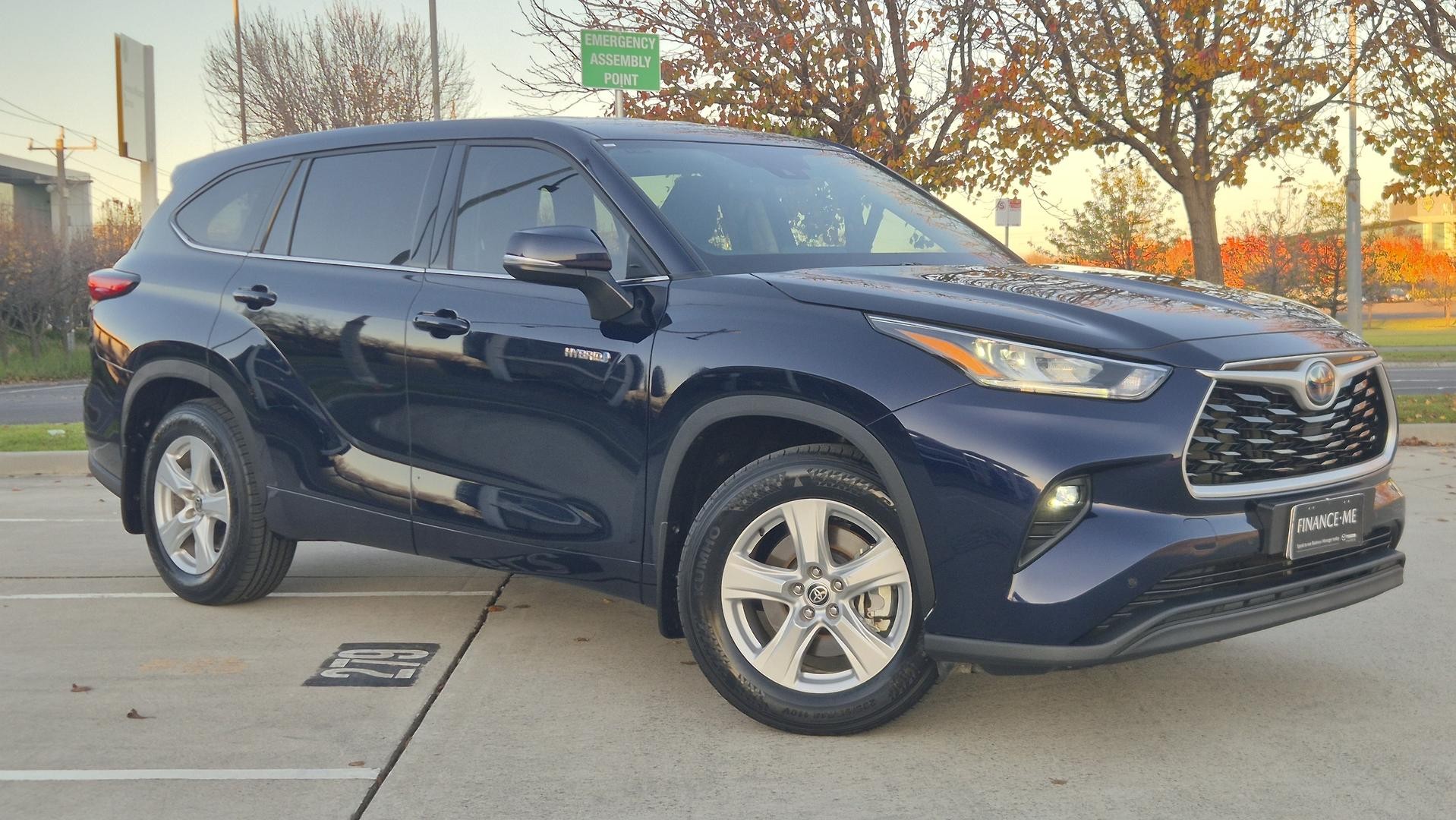 Toyota Kluger image 1
