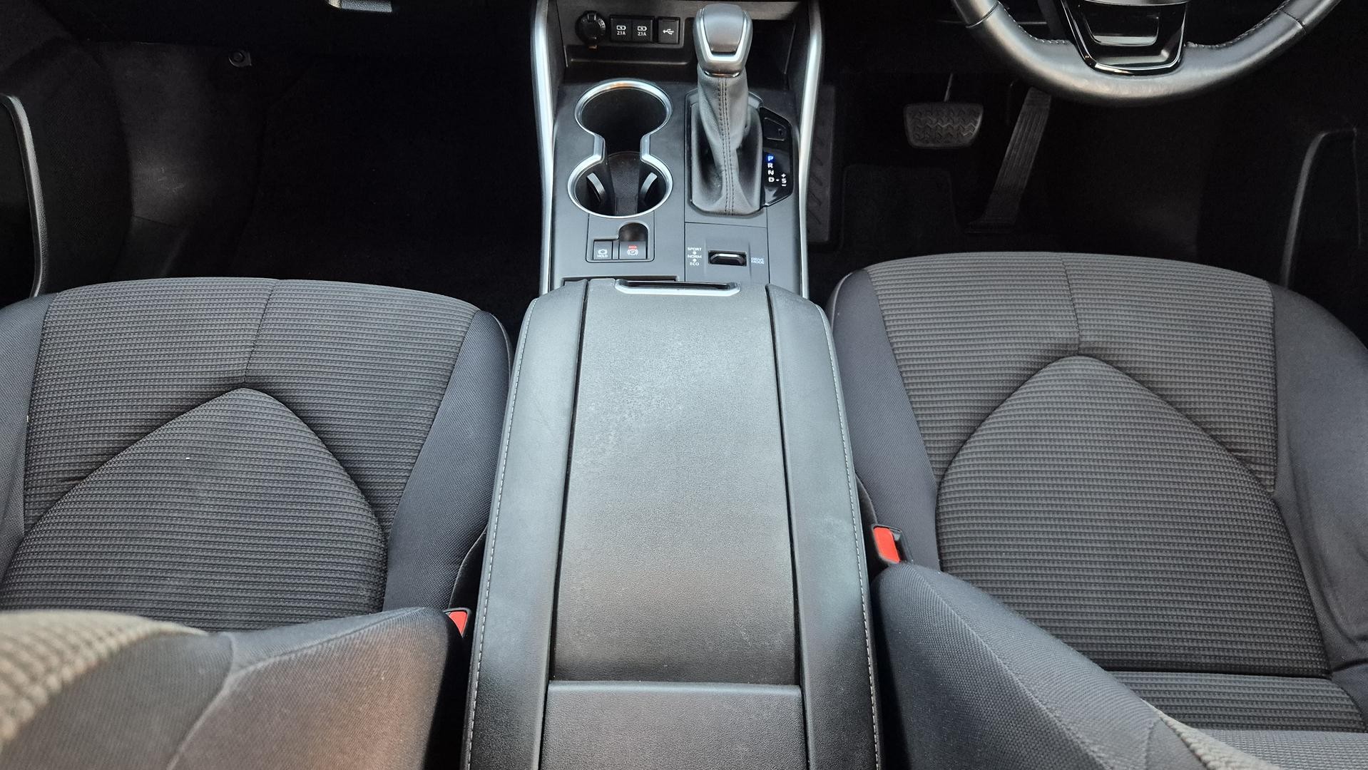 Toyota Kluger image 4