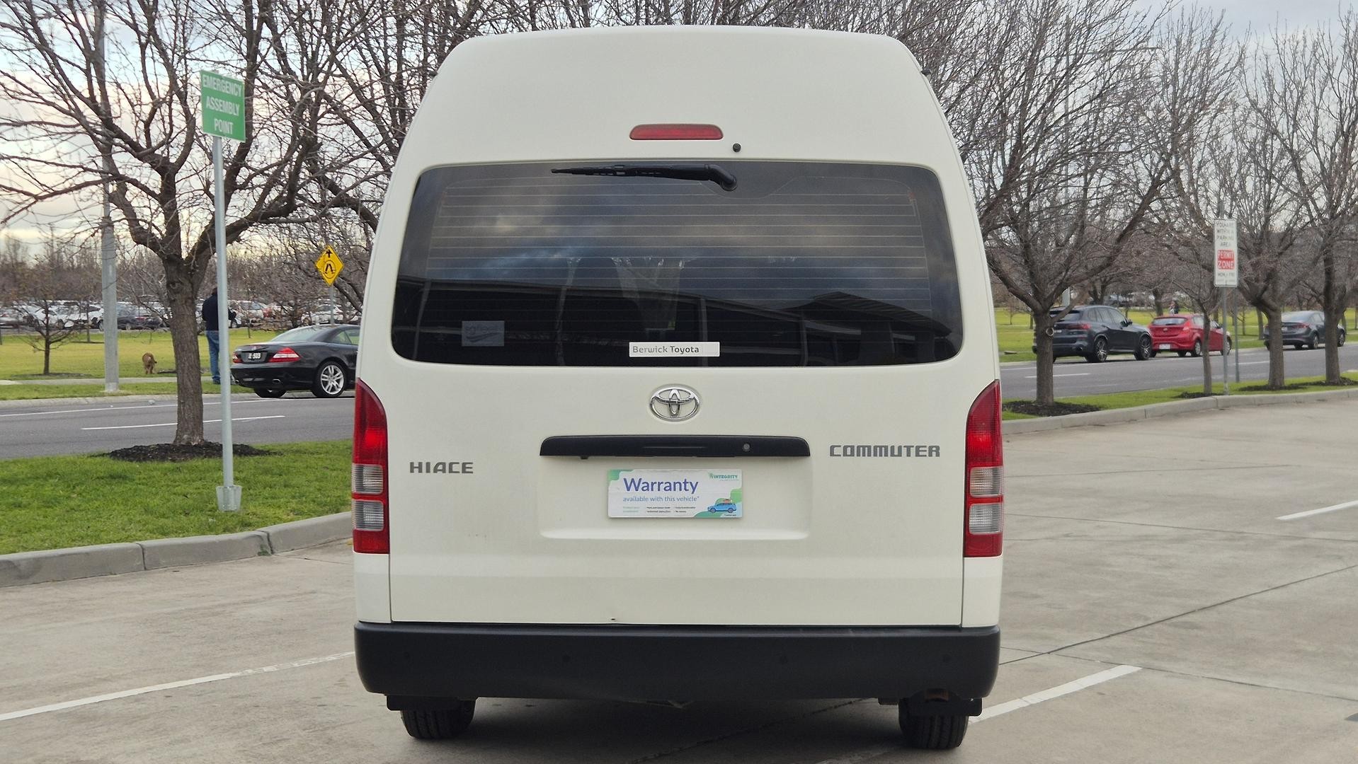 Toyota Hiace image 3