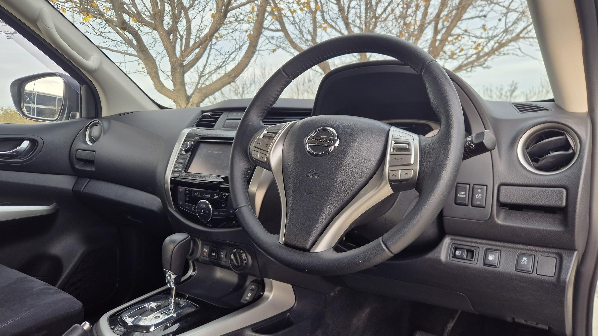 Nissan Navara image 2