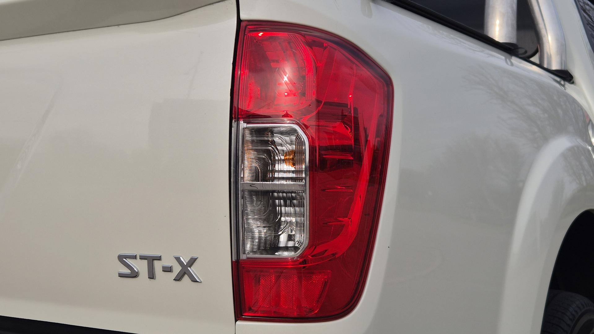 Nissan Navara image 4