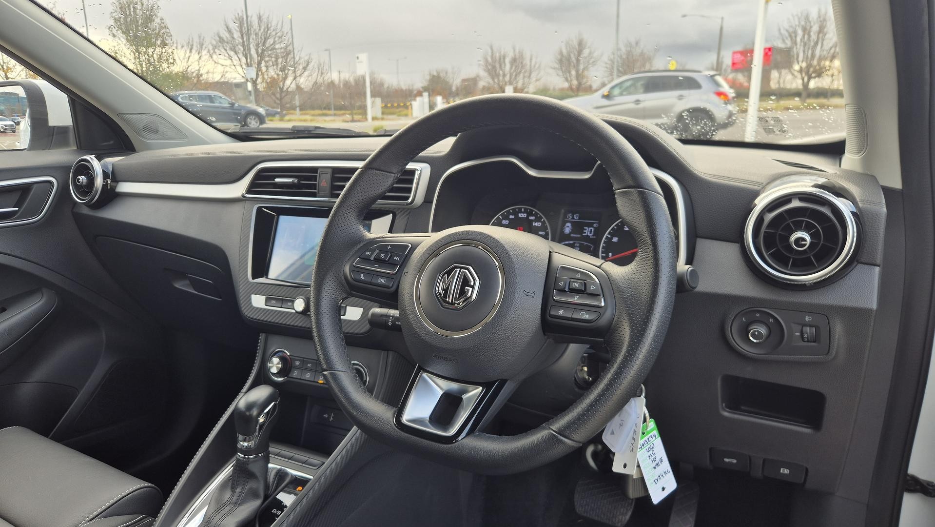 MG Zs image 2