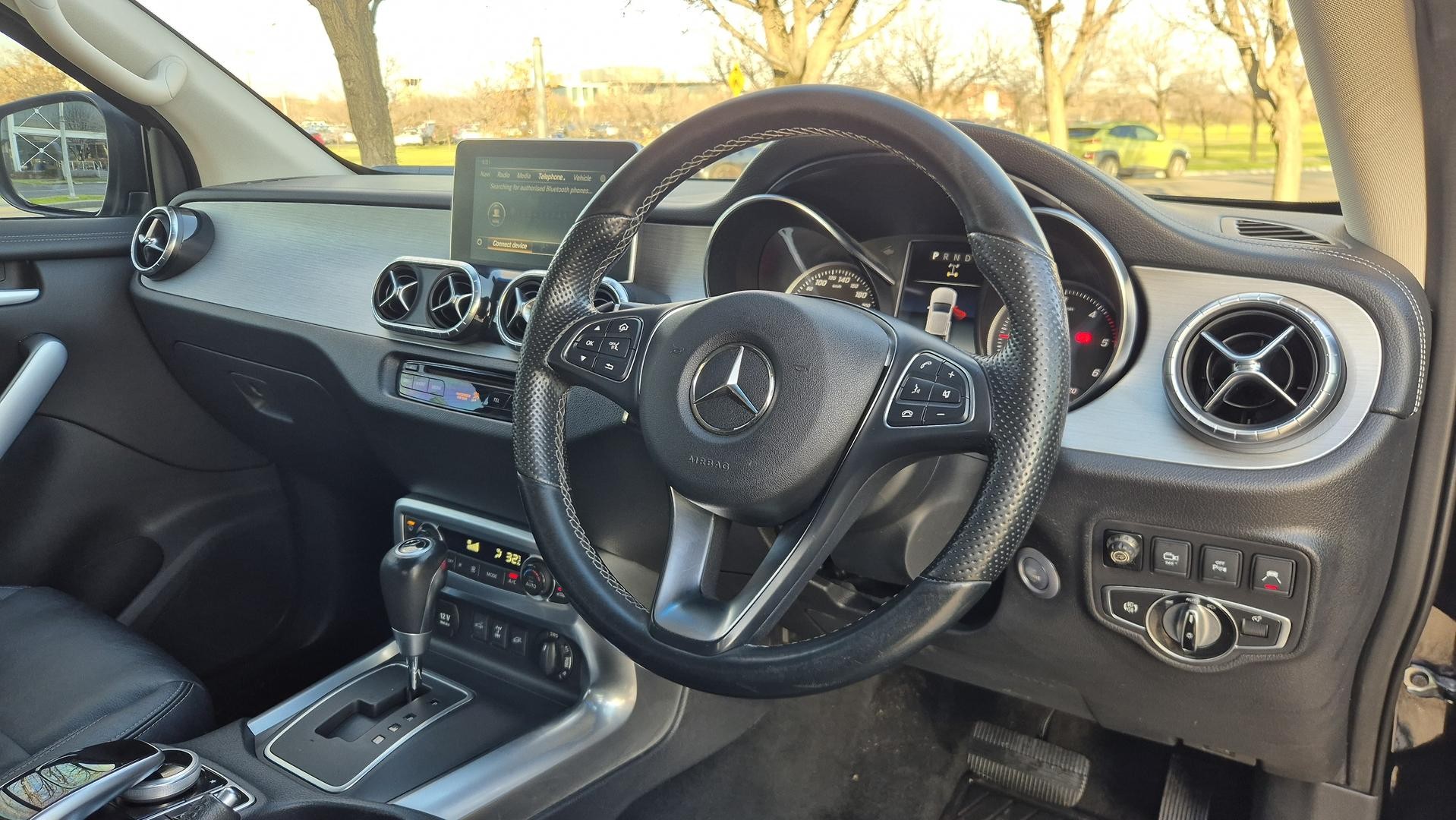 Mercedes Benz X-class image 2