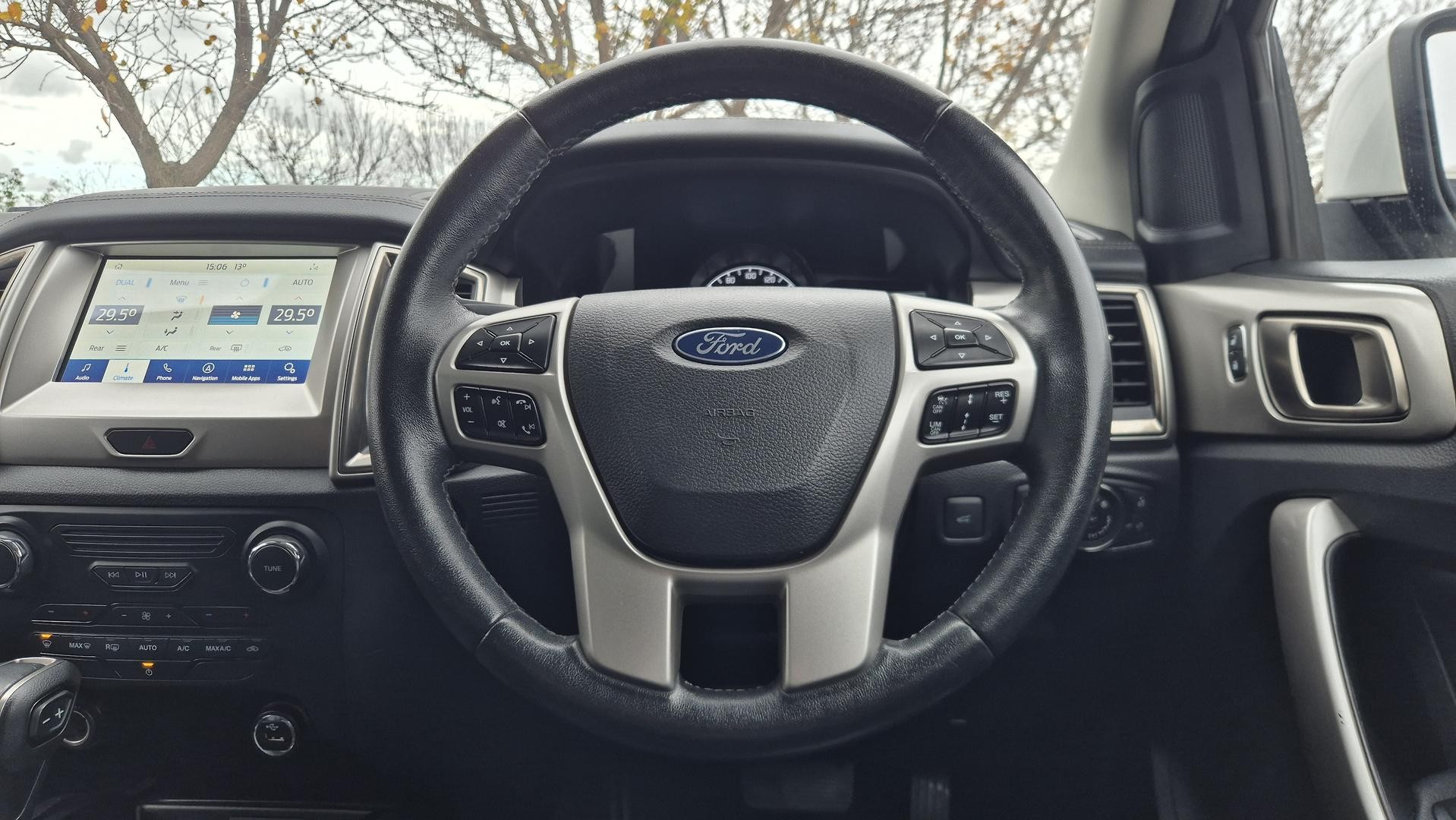 Ford Everest image 4