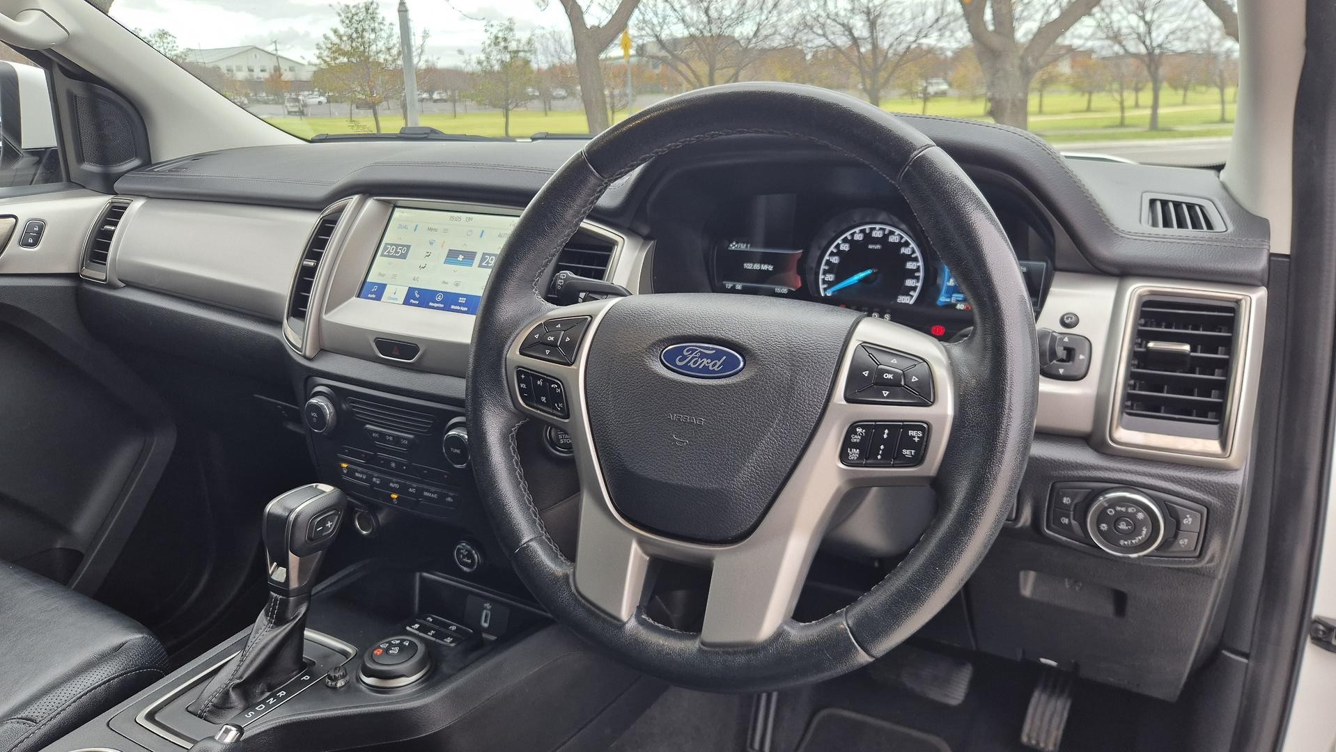 Ford Everest image 2