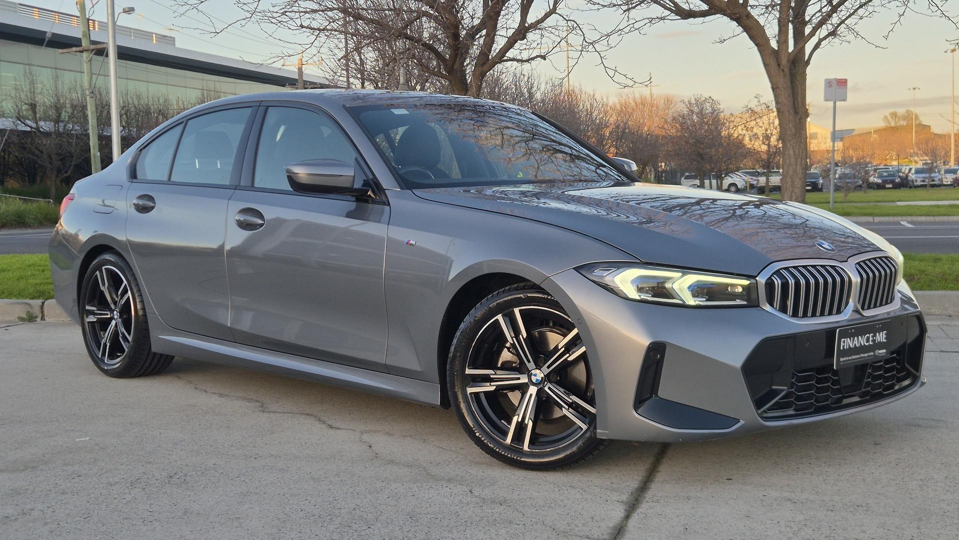 BMW 3 Series image 1