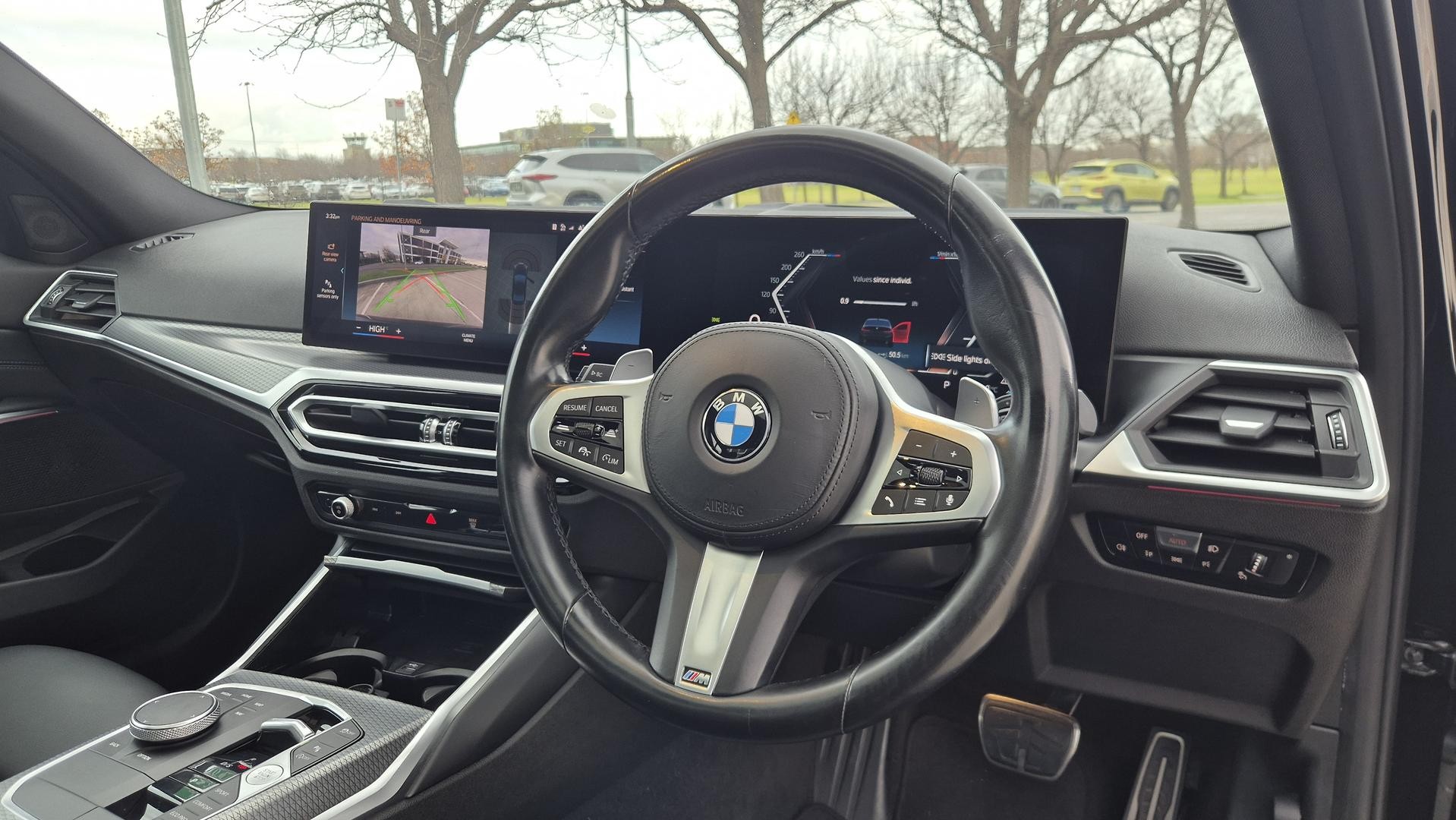 BMW 3 Series image 2