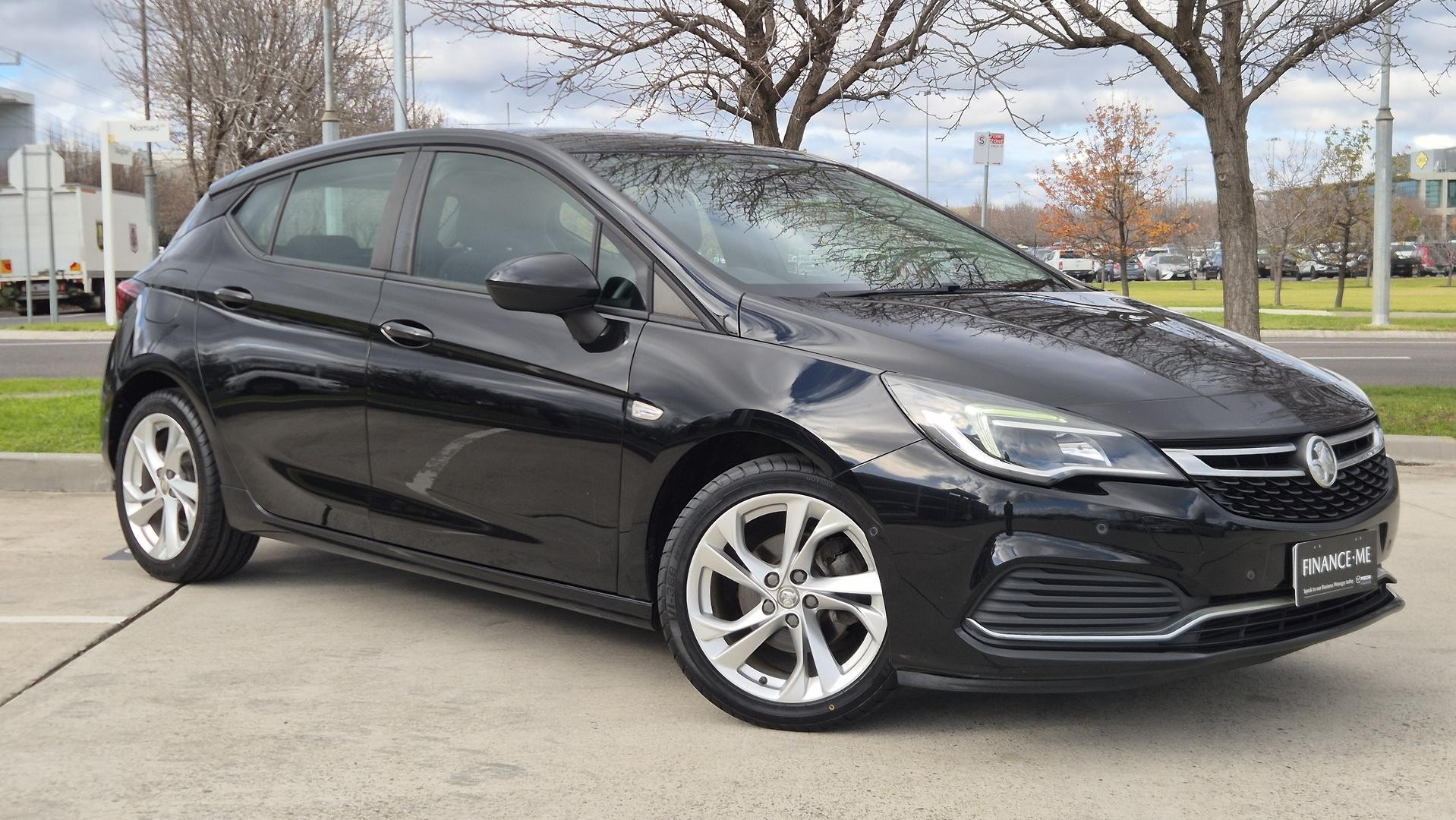 Holden Astra image 1