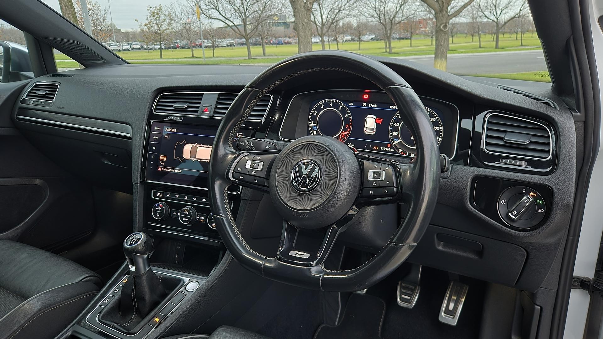 Volkswagen Golf image 2
