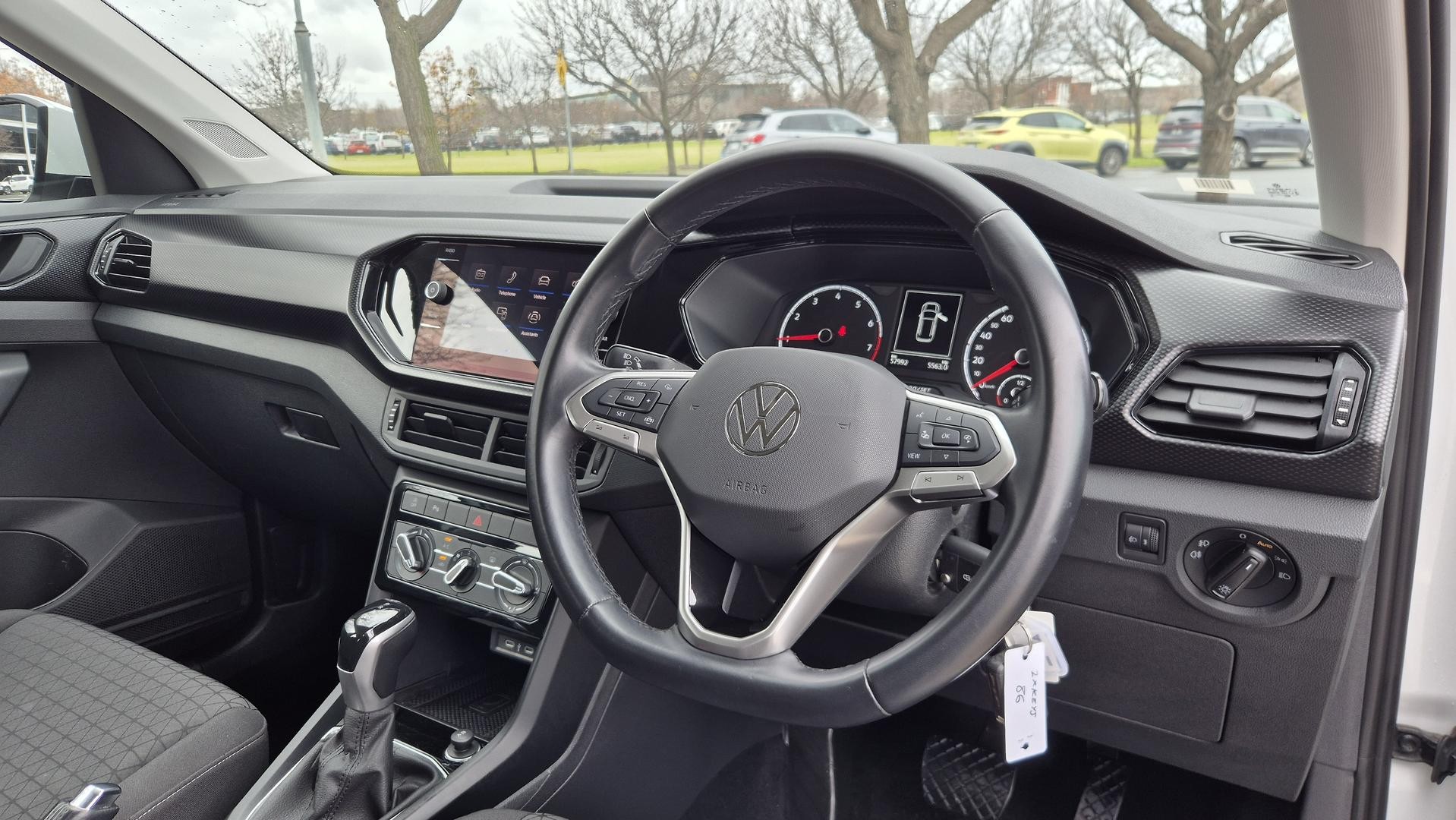 Volkswagen T-cross image 2