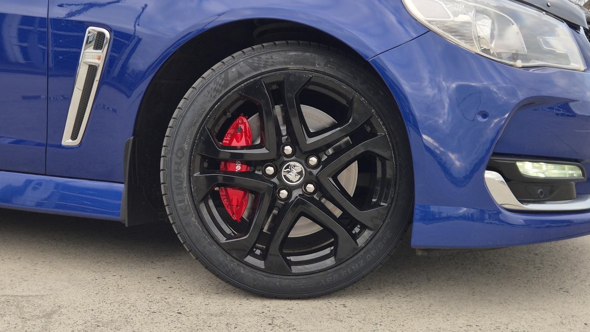 Holden Commodore image 3
