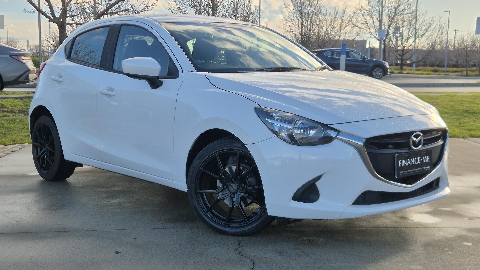 Mazda 2 image 1