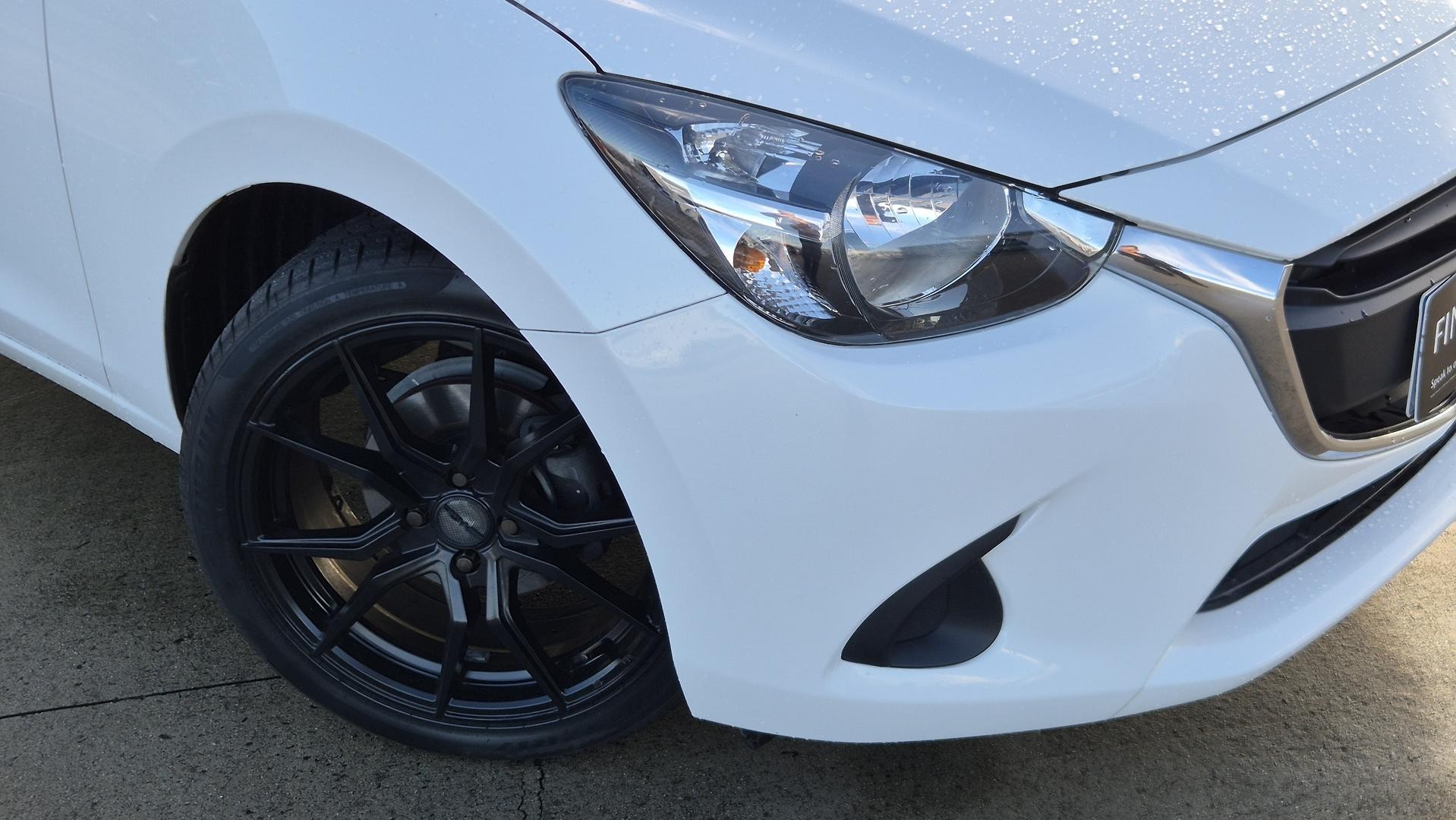 Mazda 2 image 3