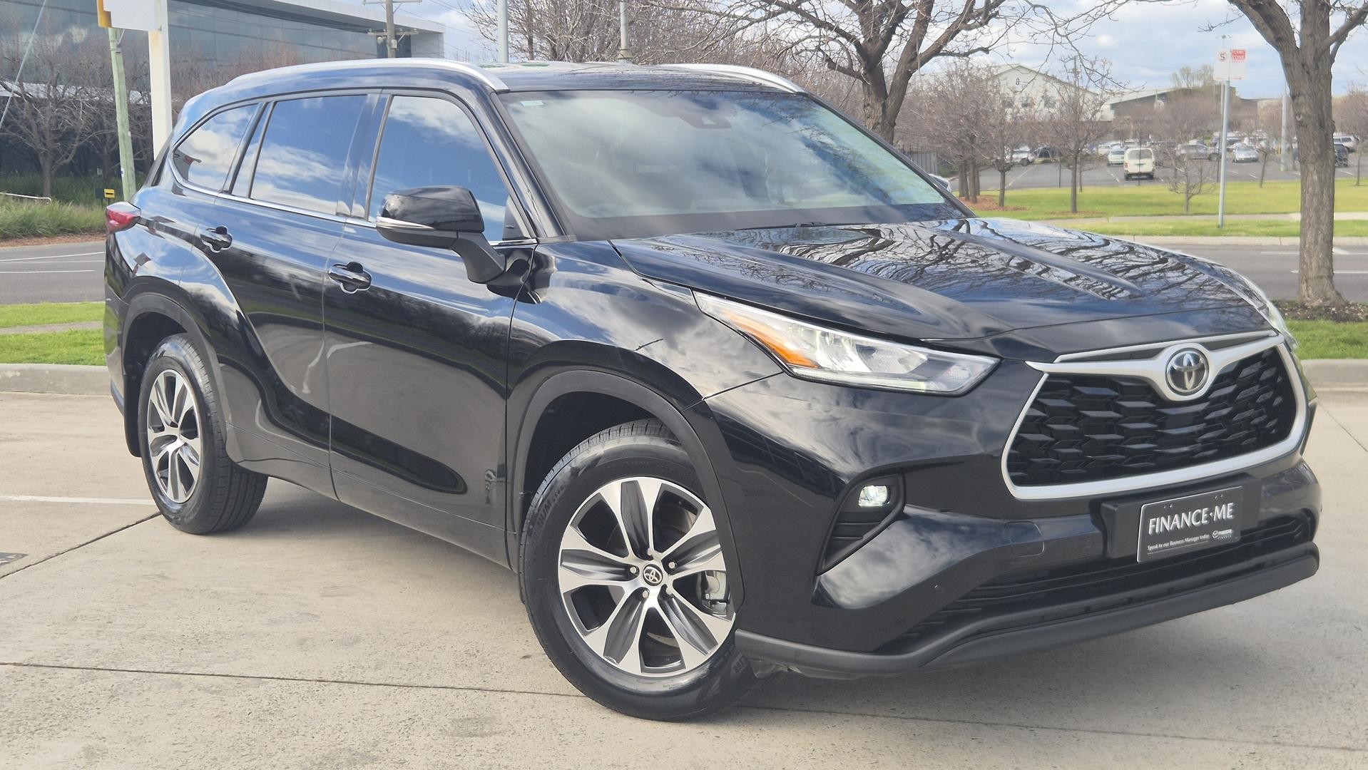 Toyota Kluger image 1