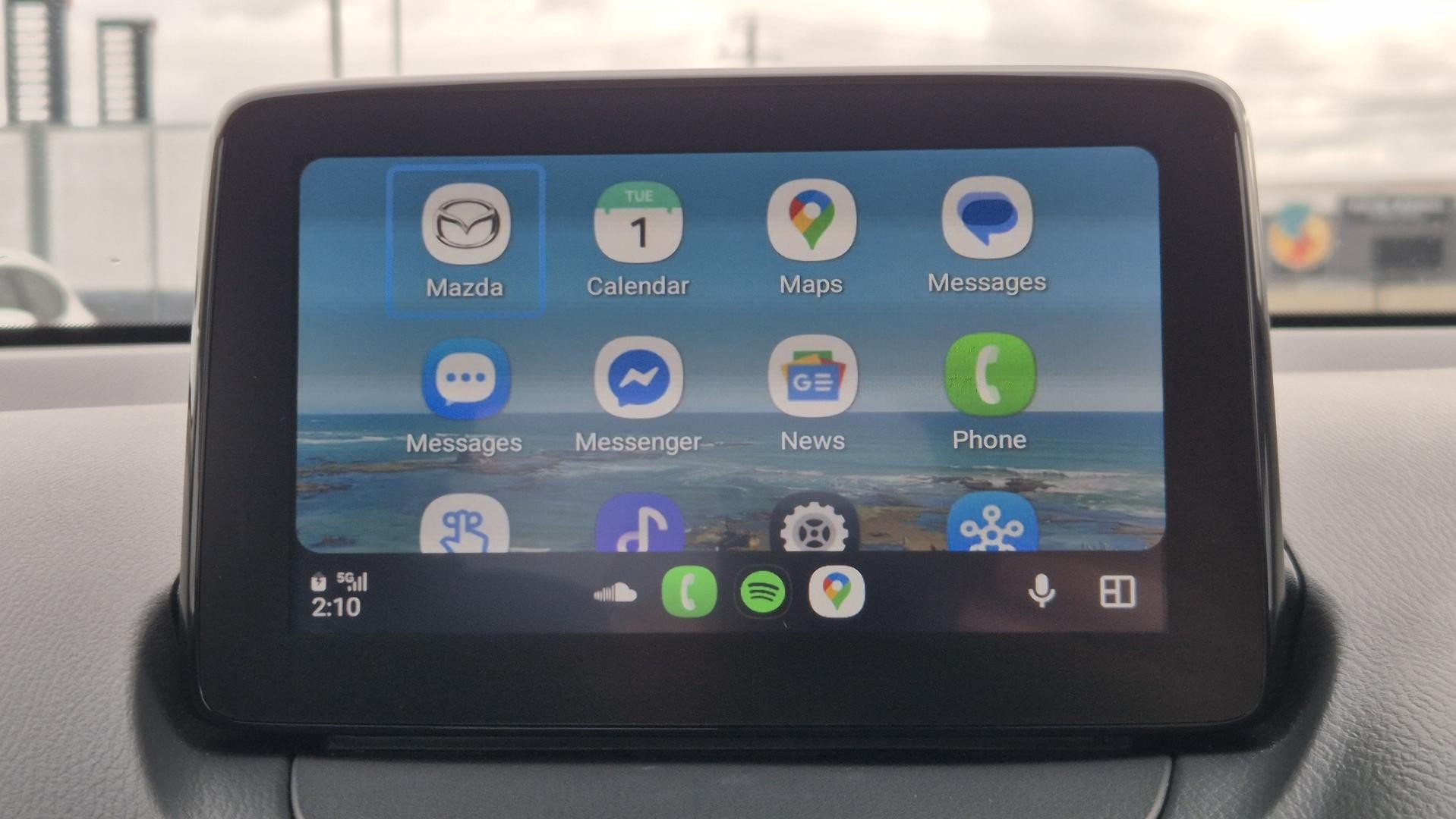 Mazda 2 image 4