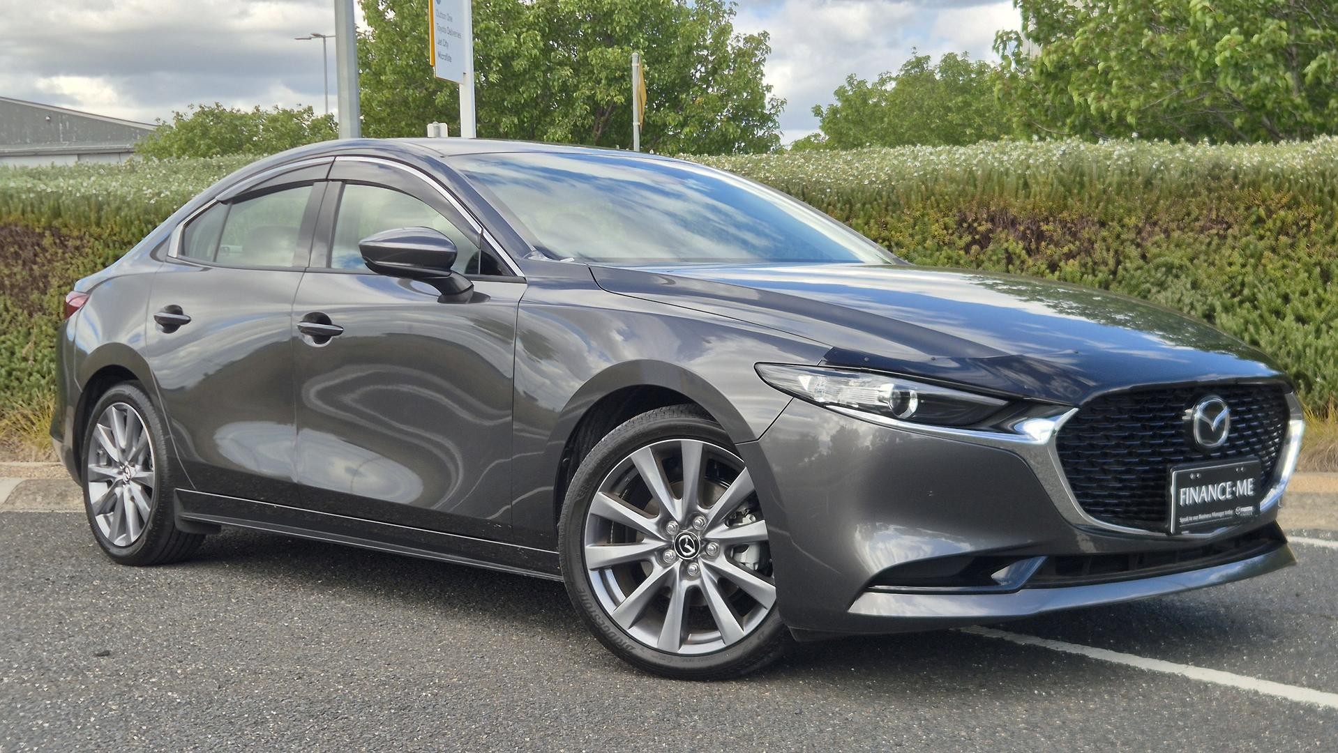 Mazda 3 image 1