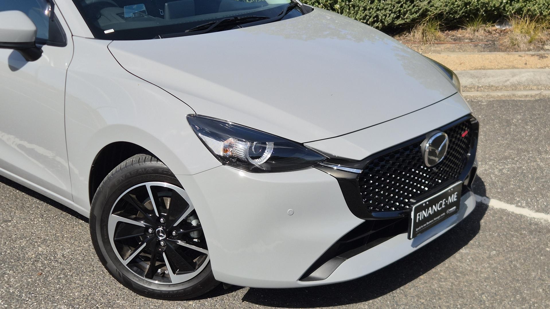 Mazda 2 image 4
