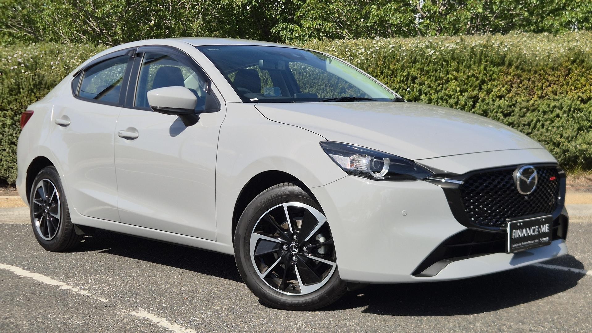 Mazda 2 image 1