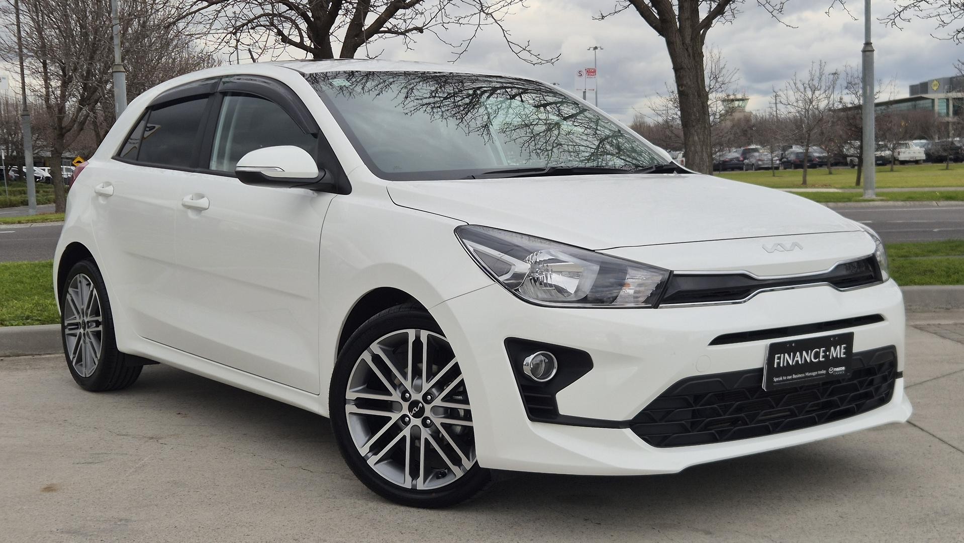 Kia Rio image 1