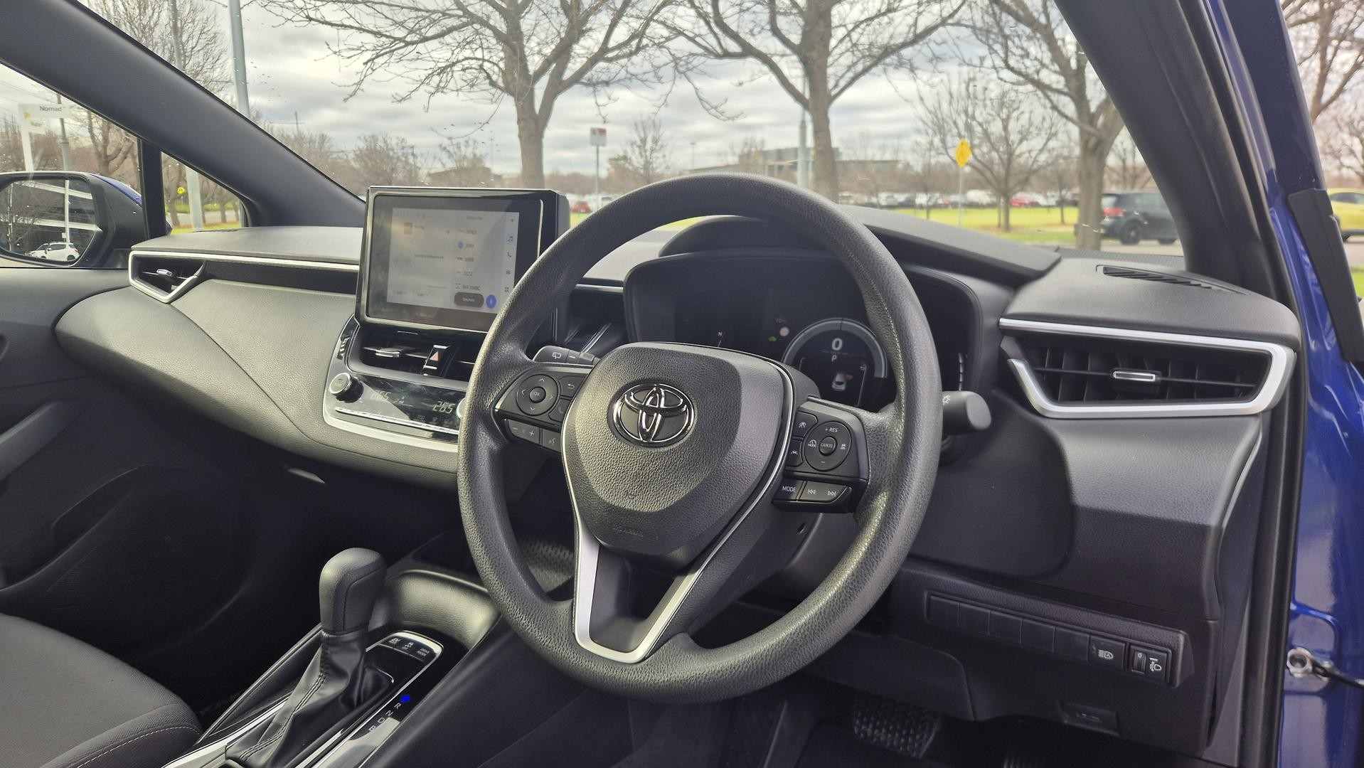 Toyota Corolla image 2